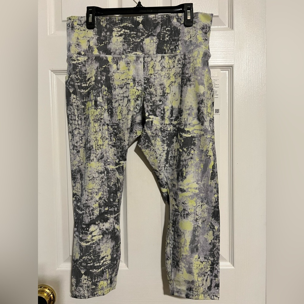 Grey and green crop leggings